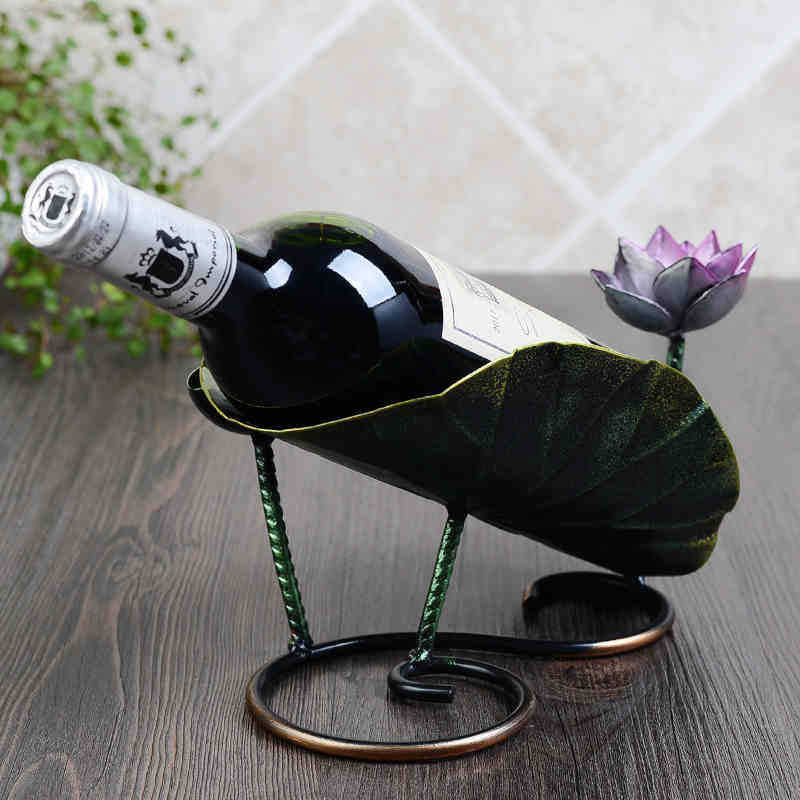 Lotus type wine bottle rack